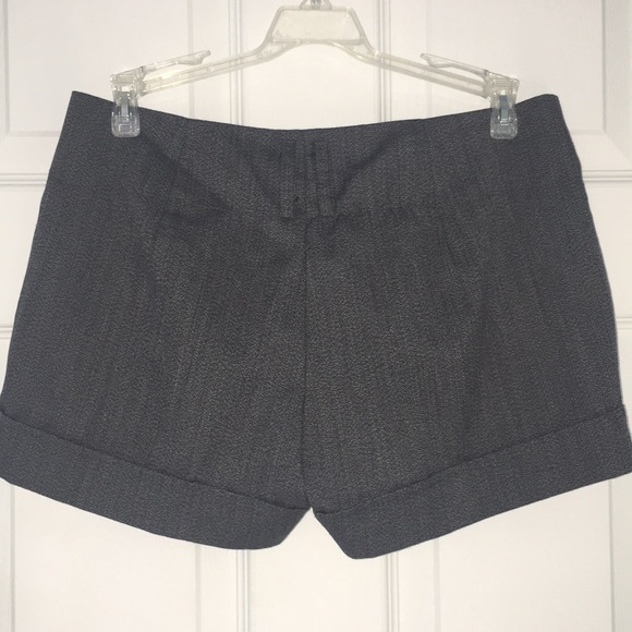 Dress shorts - Picture 2 of 3